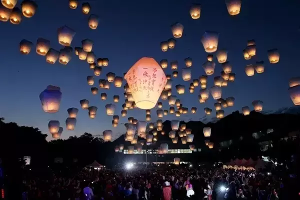 猴年元宵節(jié)，富軒門窗祝您心圓！夢圓！闔家團圓！