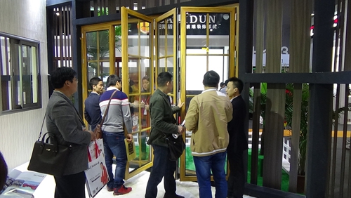 【聚焦門博會(huì)】 富軒門窗再次給力，接受觀眾“檢閱”