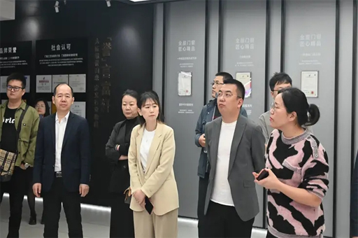 深化戰(zhàn)略合作——居然之家重慶貴州分公司領(lǐng)導考察富軒集團